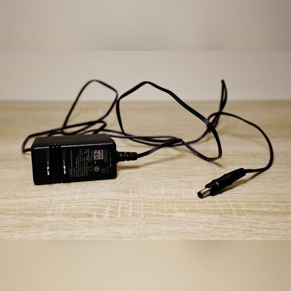 ARRIS SURFboard and RG6 Coax Cable - Picture 11 of 12